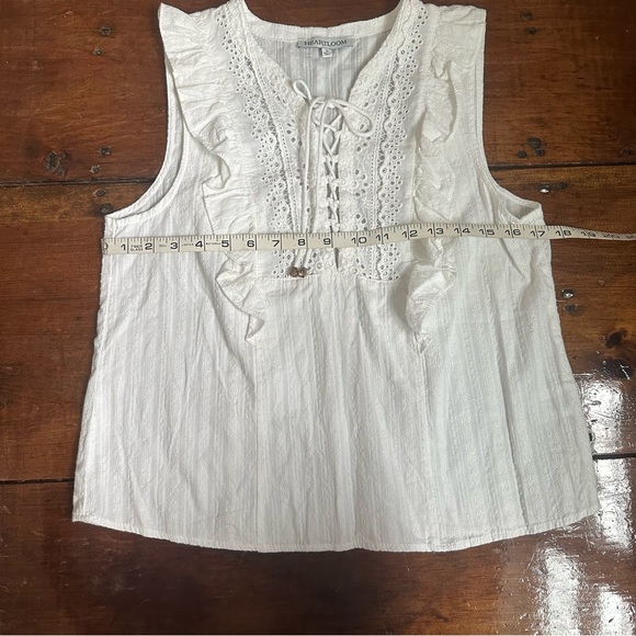 Heartloom eyelet Top - Picture 7 of 8